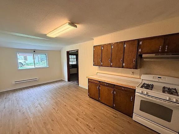 5th image of 3148 Sylvester Dr