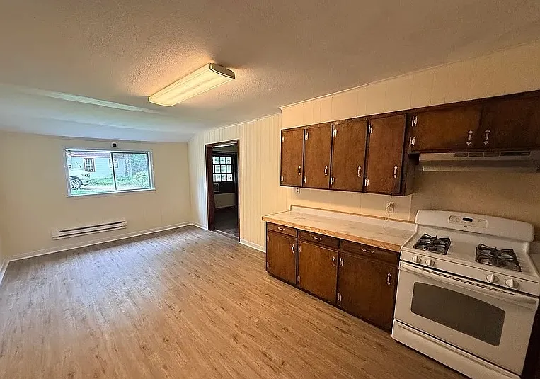 3148 Sylvester Dr — Photo 5