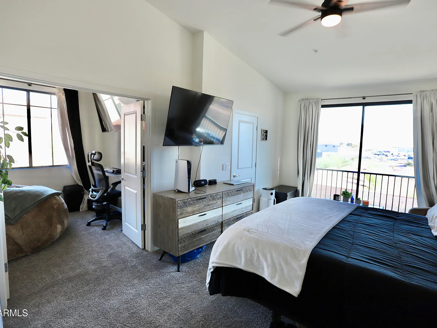 3 bed, 3.0 bath, 1654 sqft, $2,800 — Photo 3