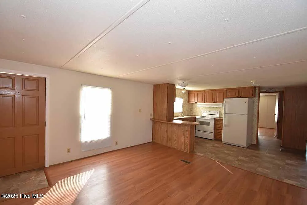 1 bed, 2.0 bath, $850 — Photo 4