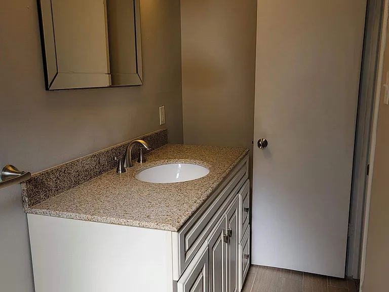 4514 S Gaines Rd — Photo 60