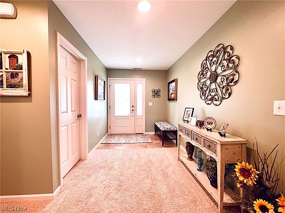 4th image of 105 Hickory Ct NE