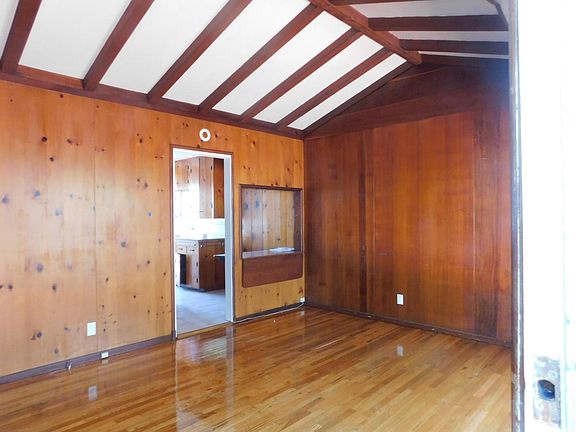 4th image of 2751 C St