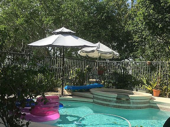 pool before screen installed