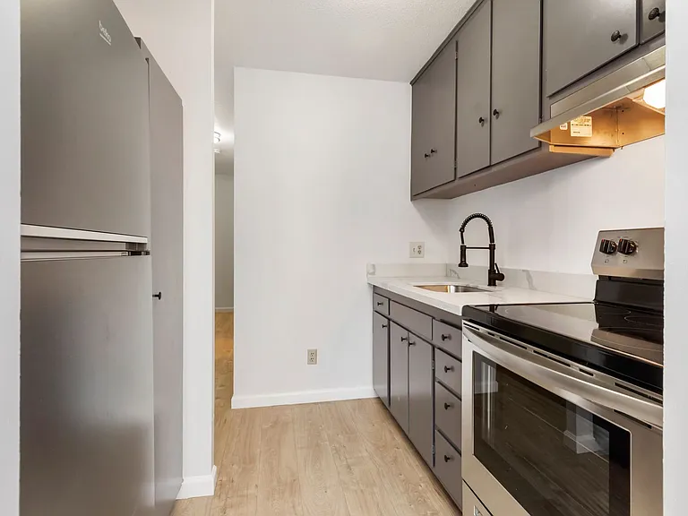 The Willis Apartments — Photo 26