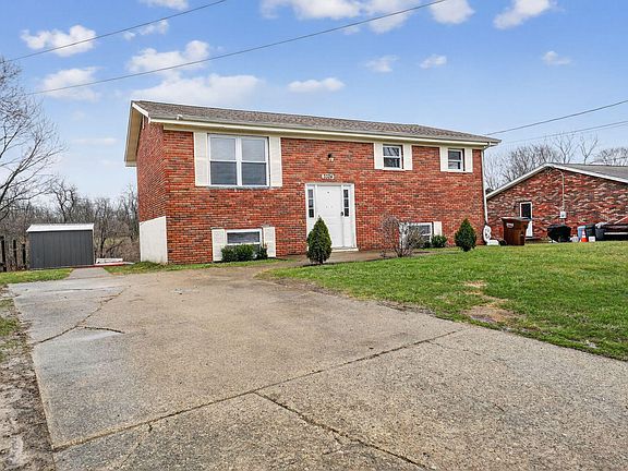 2nd image of 3324 Beech Ln