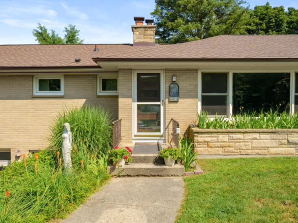 2514 Brookhaven Dr, Portage, MI 49024