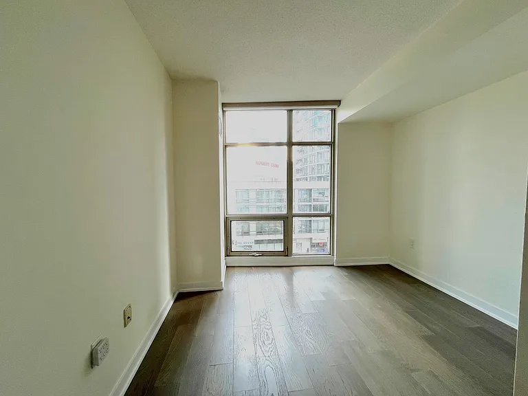 10 Navy Wharf Ct #608 — Photo 22