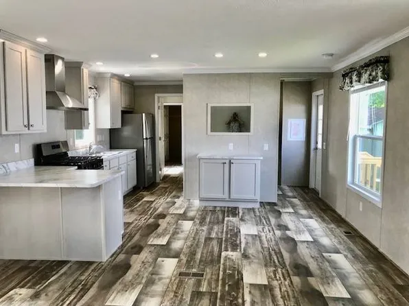 121 Fernald Dr, Harrison, OH 45030