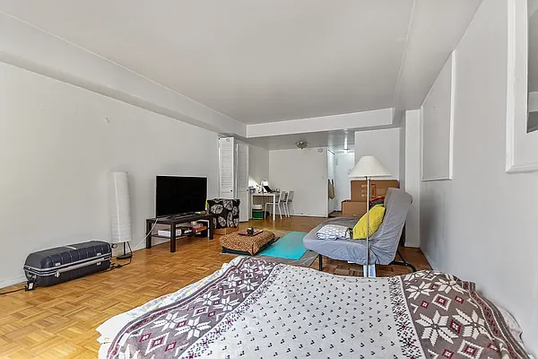 Rented by Compass | media 13