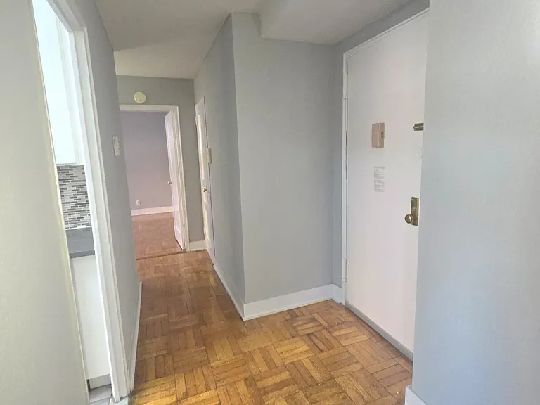 196-05 65th Cres #A — Photo 2