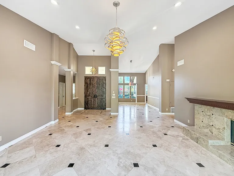 14212 Sandhill Rd — Photo 6