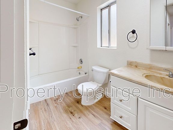 2nd image of 2061 Rosamond Ave #2