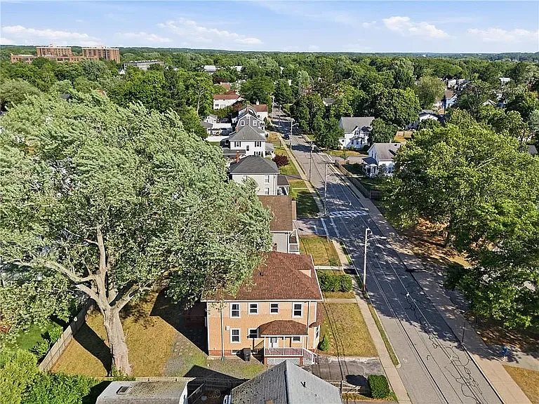 59 Bourne Ave — Photo 30