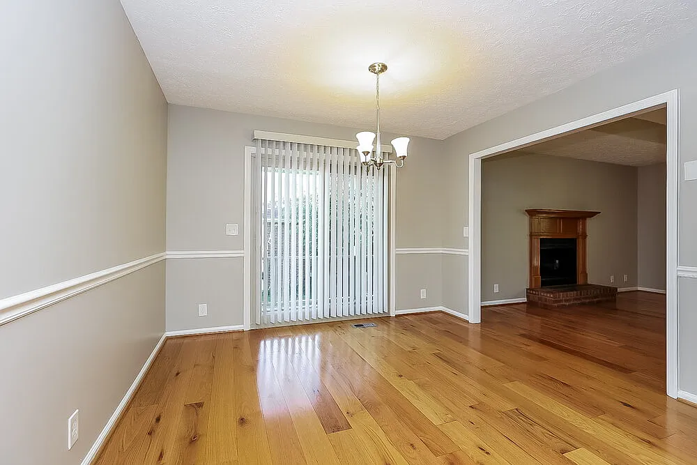 3 bed, 2.0 bath, 1274 sqft, $2,075 — Photo 4