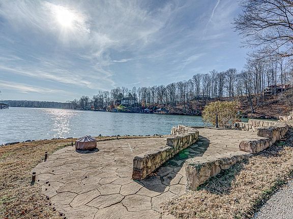 5th image of 1051 Hales Creek Dr