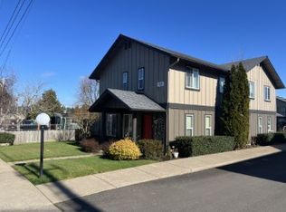 452 Holbrook Ln #B, Creswell, OR 97426