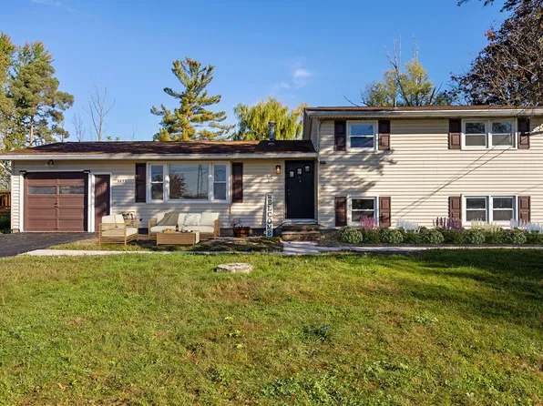 5677 Stevens Dr N, Cicero, NY 13039