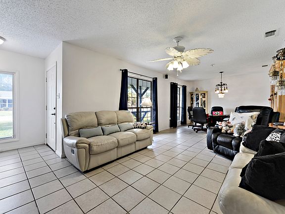 4th image of 106 Boggs Cir