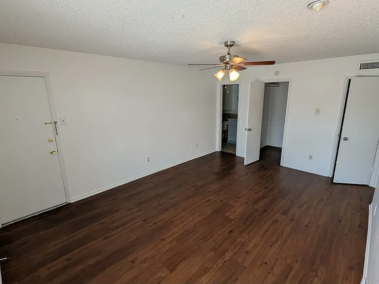 5808 Sandhurst Ln #C3 — Photo 1