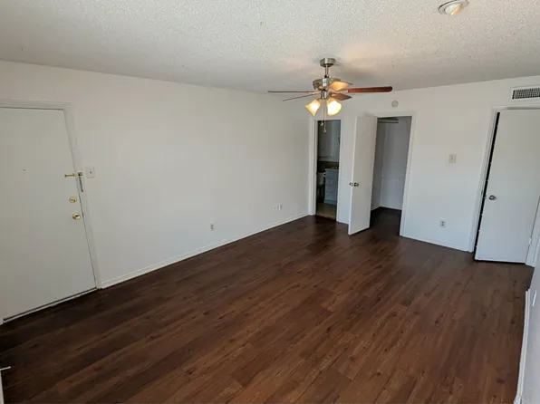 5808 Sandhurst Ln #C3, Dallas, TX 75206