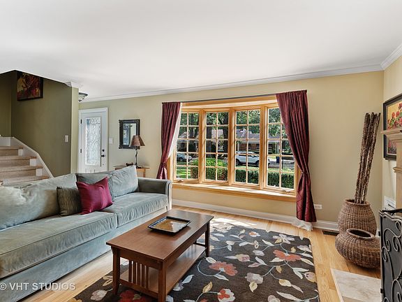 3rd image of 9616 Parkside Ave