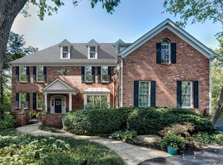 1 Conway Woods Ln, Saint Louis, MO 63124