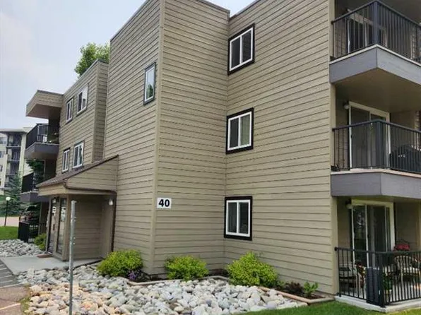 40 N Glenbrook Cres #201, Cochrane, AB T4C 1T2
