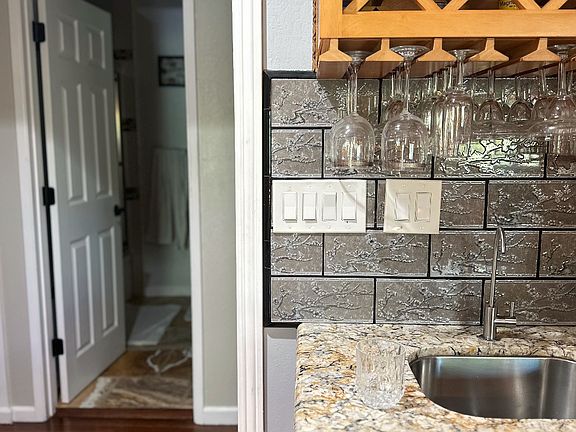 4th image of 1564 Provincetown Dr
