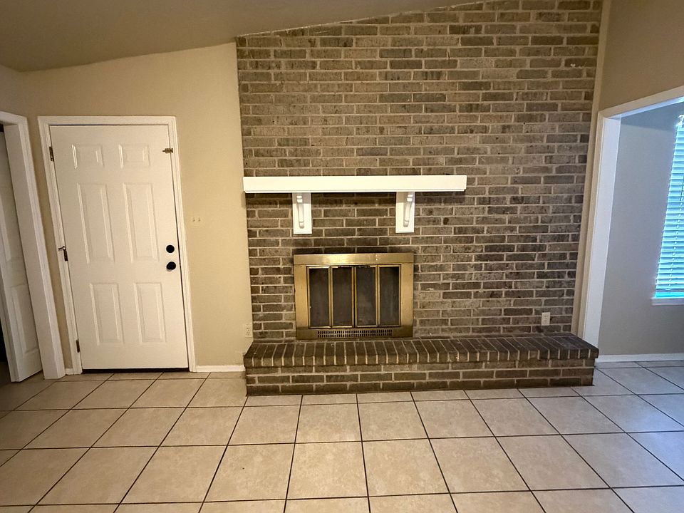 1st image of 601 SE 41st St APT A