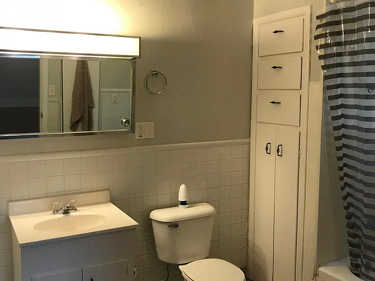1208 W James St — Photo 1