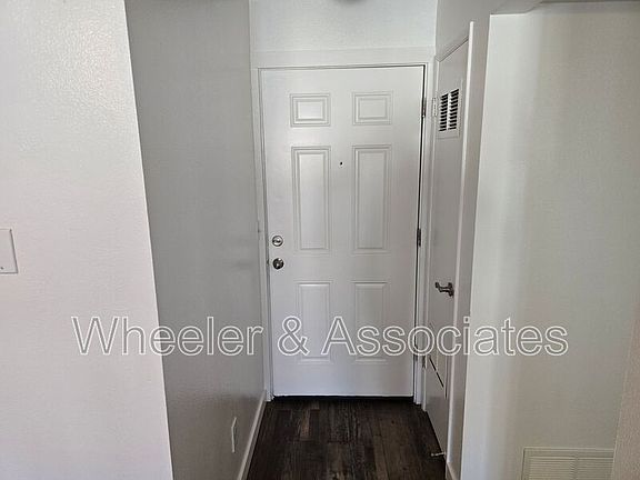 2nd image of 5630 Meadow Ln #198