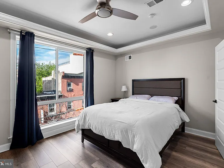 1528 W Seybert St — Photo 24