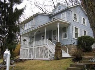 8 Sanatorium Rd, Glen Gardner, NJ 08826