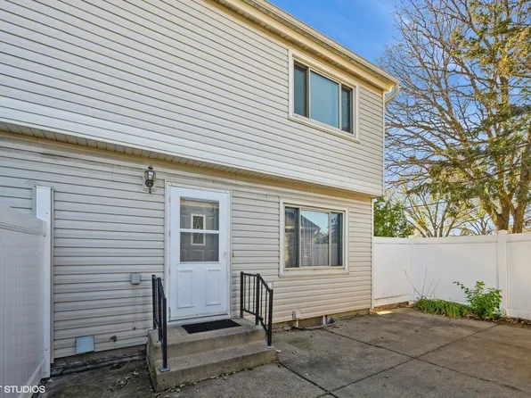 7698 Hampshire Ave N, Brooklyn Park, MN 55428