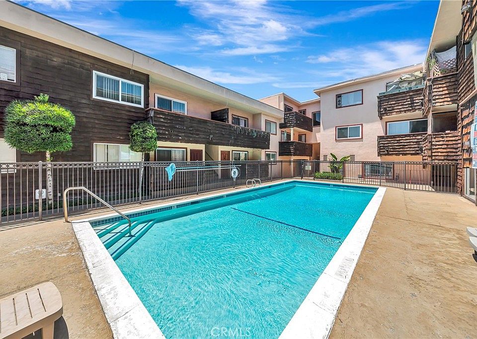 1st image of 5349 Newcastle Ave APT 56