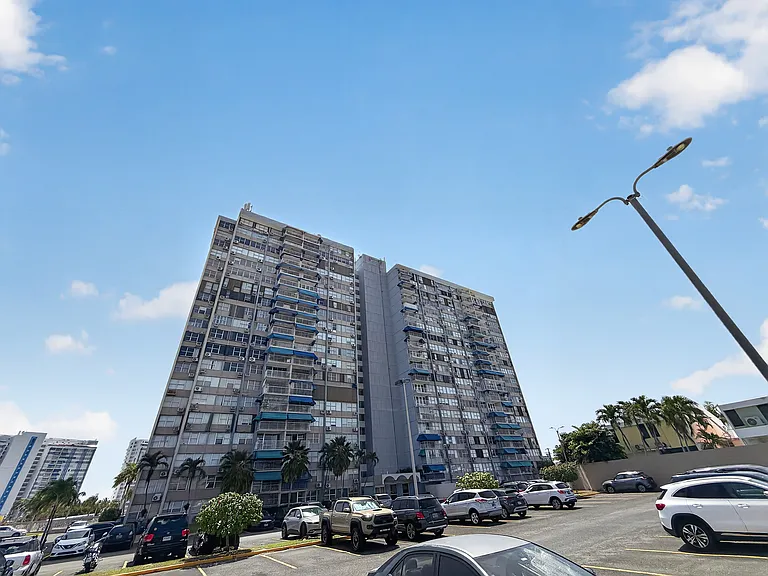 1202 Rodriguez Ema Cond Mundo Feliz — Photo 1