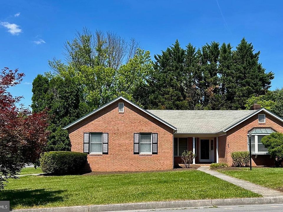 1st image of 654 Treys Dr