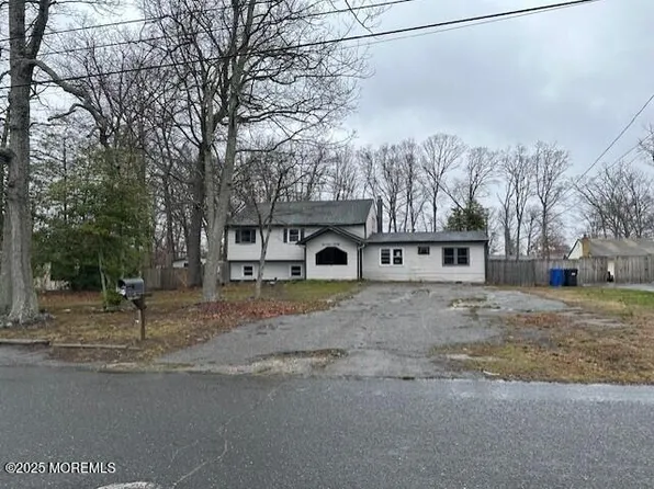 1720 Mohawk Drive, Toms River, NJ 08753