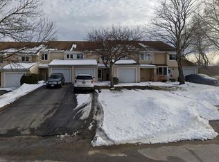 9 Derby Dr, Saratoga Springs, NY 12866