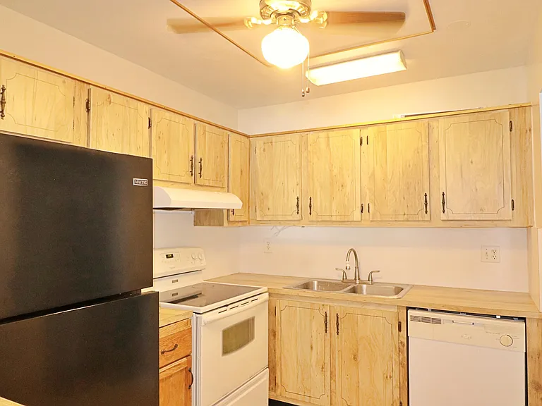 831 Timberview Dr #C — Photo 5