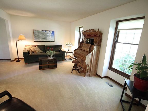 3rd image of 500 Teakwood Dr