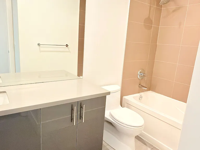 29 Queens Quay E #1026 — Photo 10