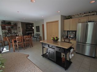 9884 Tree Farm Rd, Eden Prairie, MN 55347