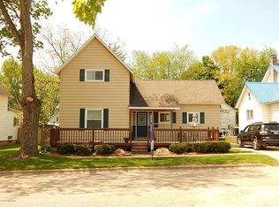 1031 5th Ave, Lake Odessa, MI