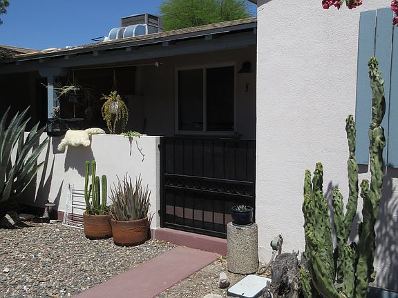 2nd image of 2806 N Tucson Blvd #8