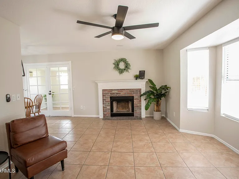 4802 W Menadota Dr — Photo 4