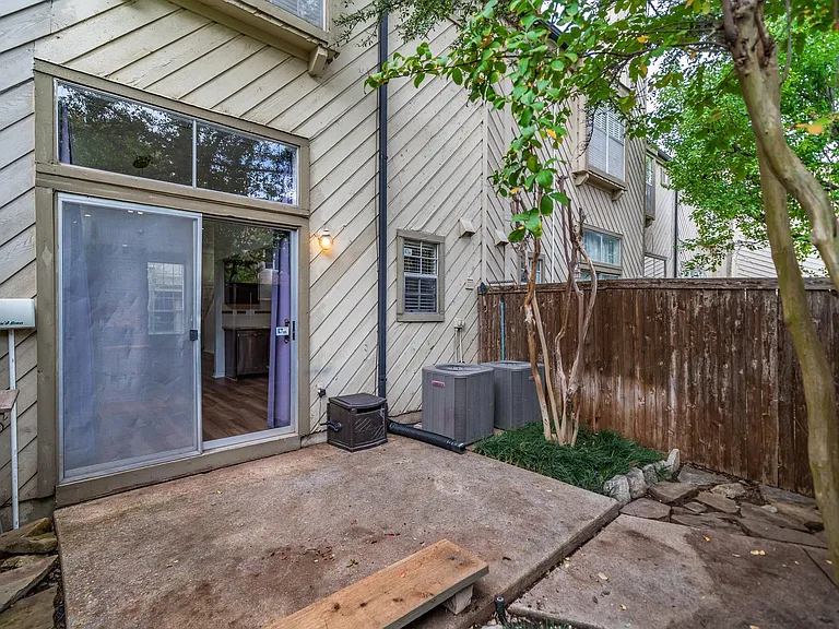 2815 Welborn St #104 — Photo 21