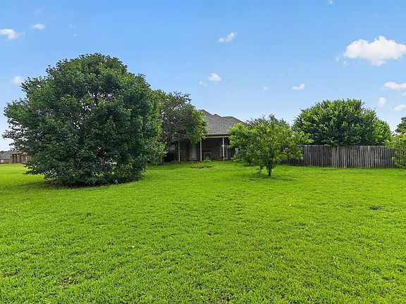 2nd image of 36 Sandstone Cir
