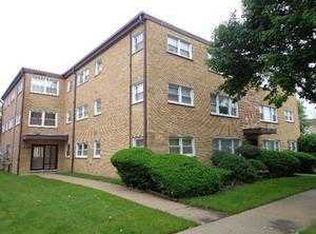 8154 Keating Ave APT 201, Skokie, IL